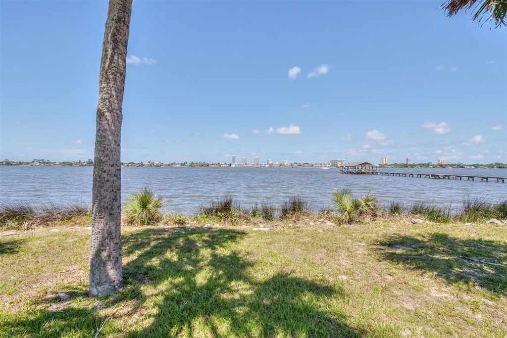 The Halifax River Intercoastal Waterway