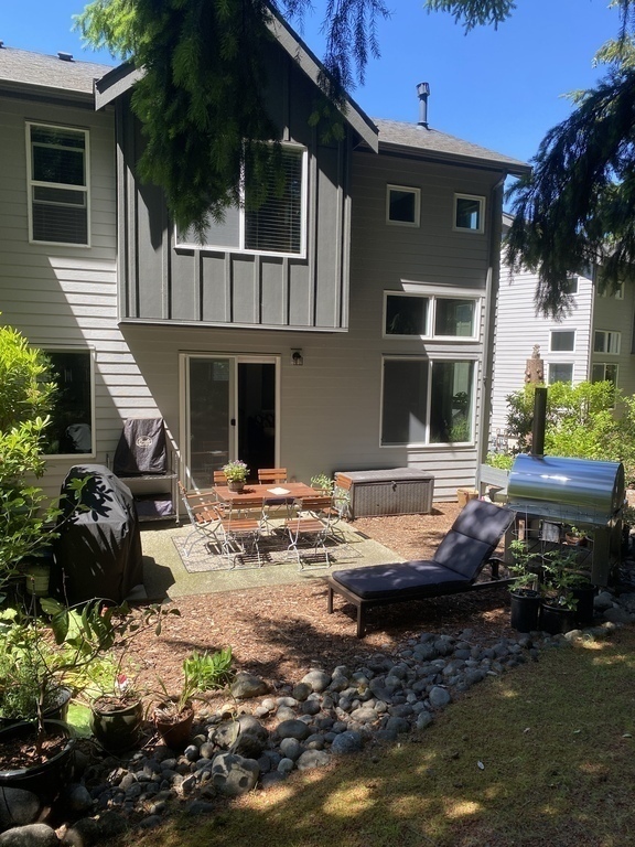 patio and garden backs up to green belt - very private