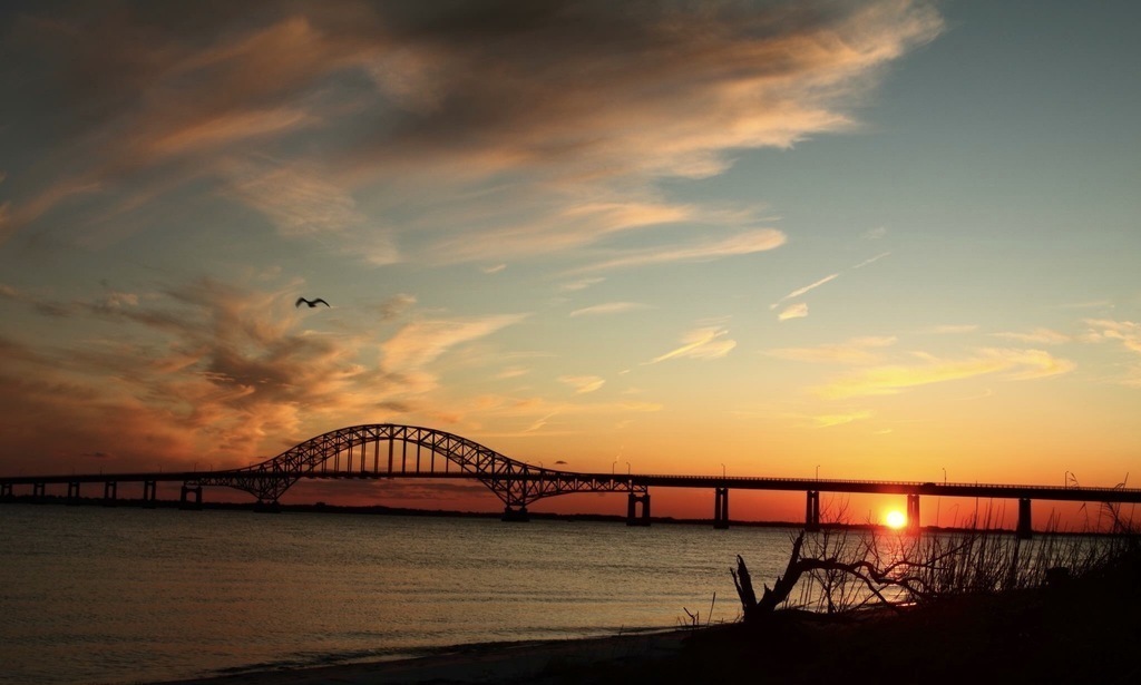 Robert Moses Causeway Bridge (15 min drive)