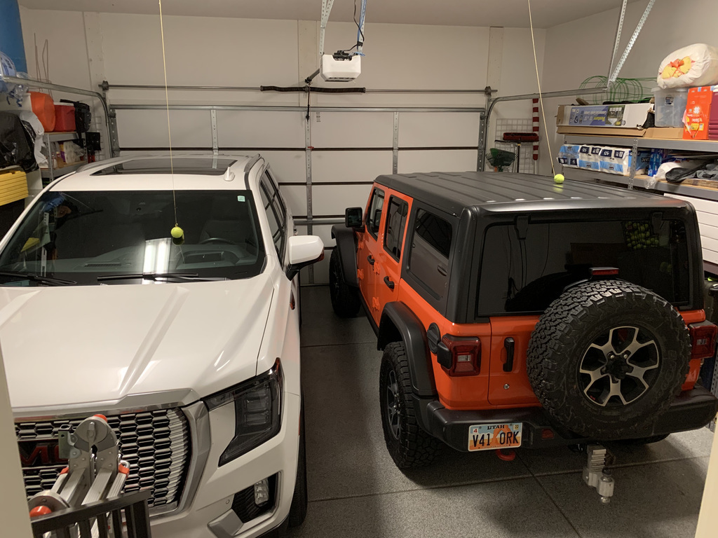 garage, Jeep Rubicon, GMC Denali