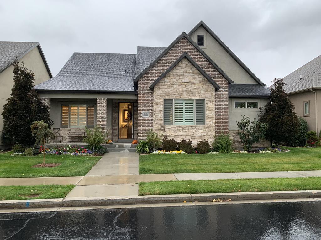 front view  Highland Home