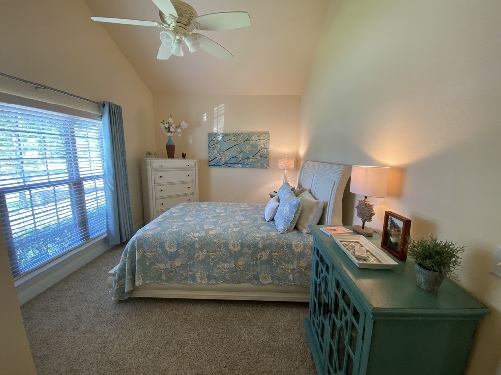 Bedroom 1; queen bed