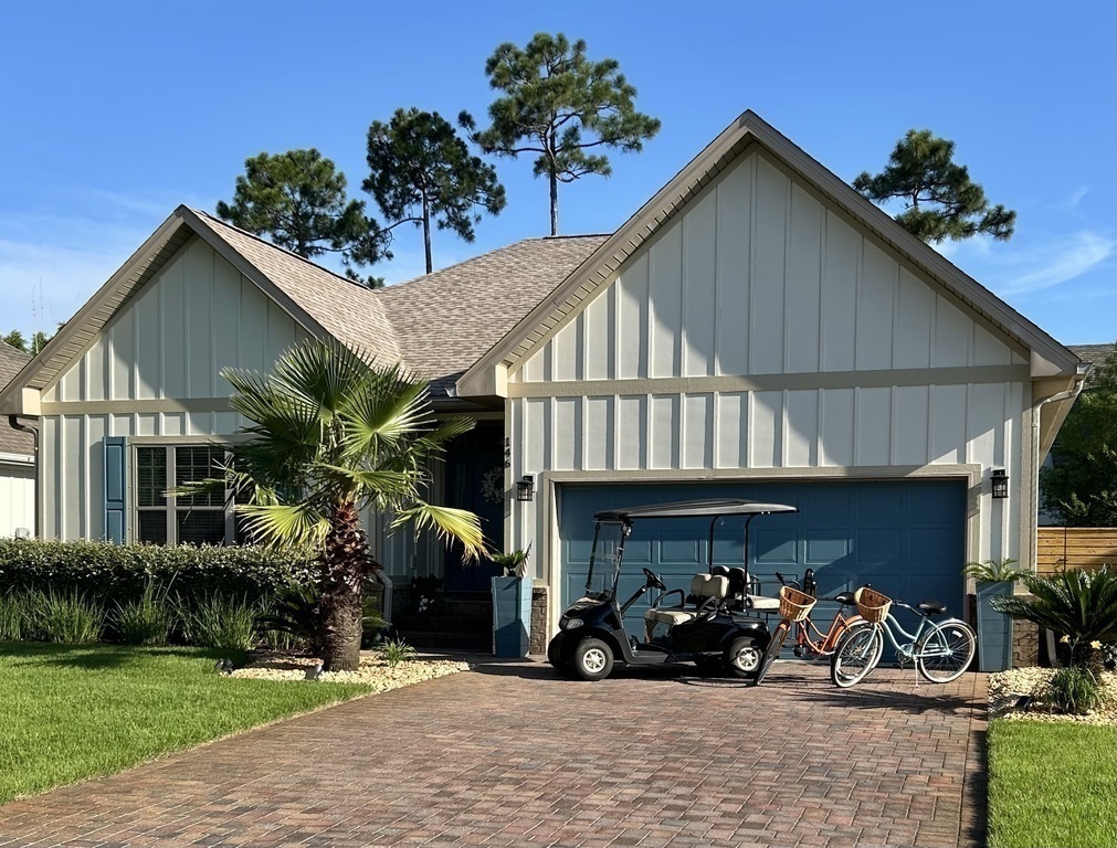 Golf cart and bicycles included!