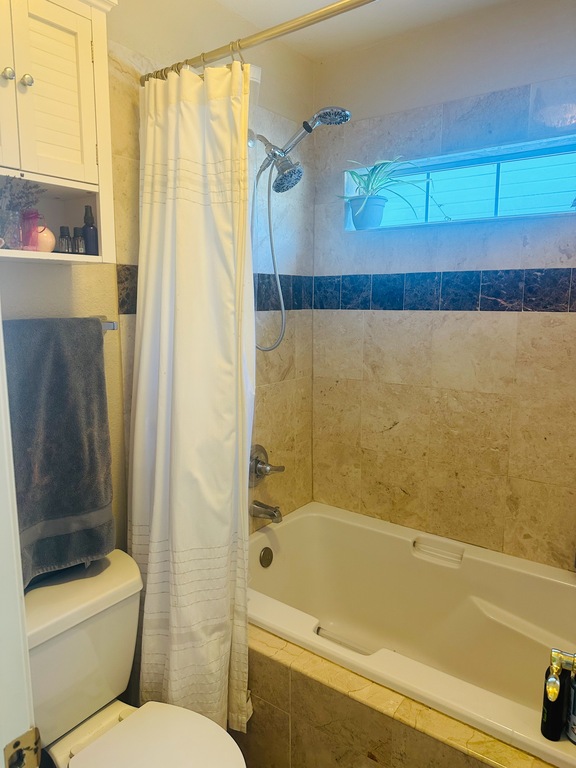 part of master bathroom w tub