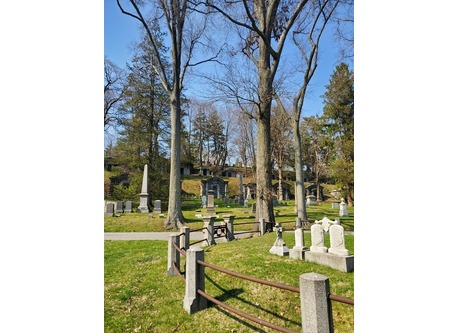 We are right next to the historic Green-Wood Cemetery, final resting place of famous people such as Leonard Bernstein.
