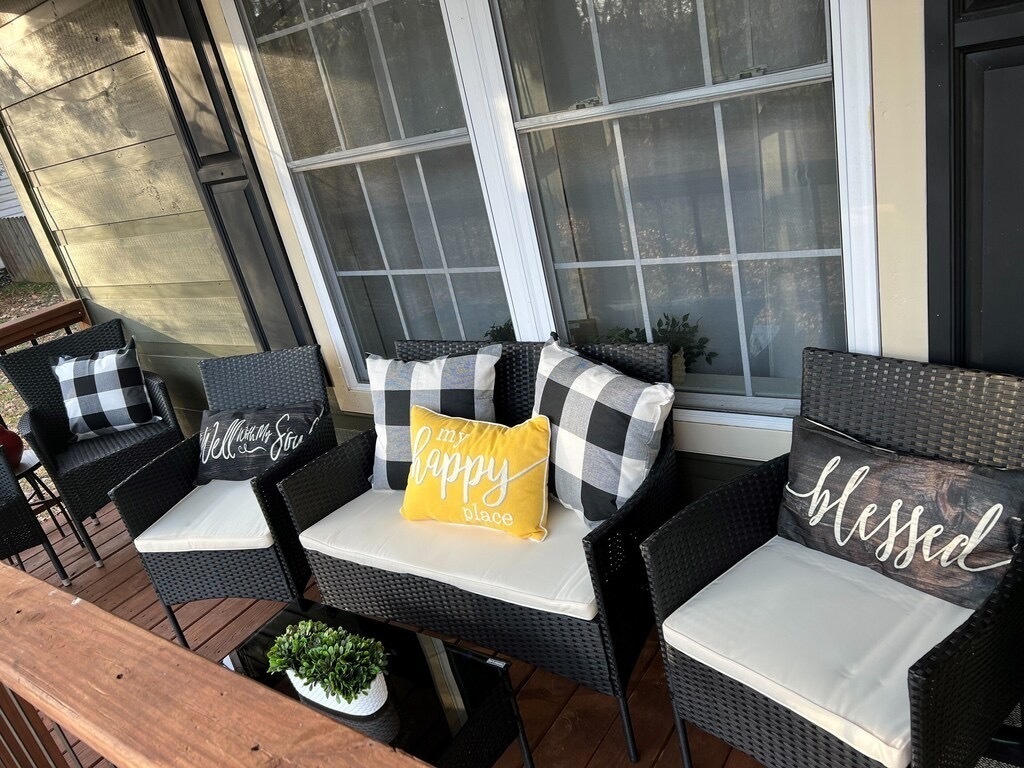 Screened in front porch