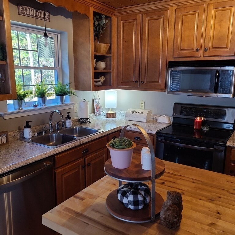 Kitchen with everything you need