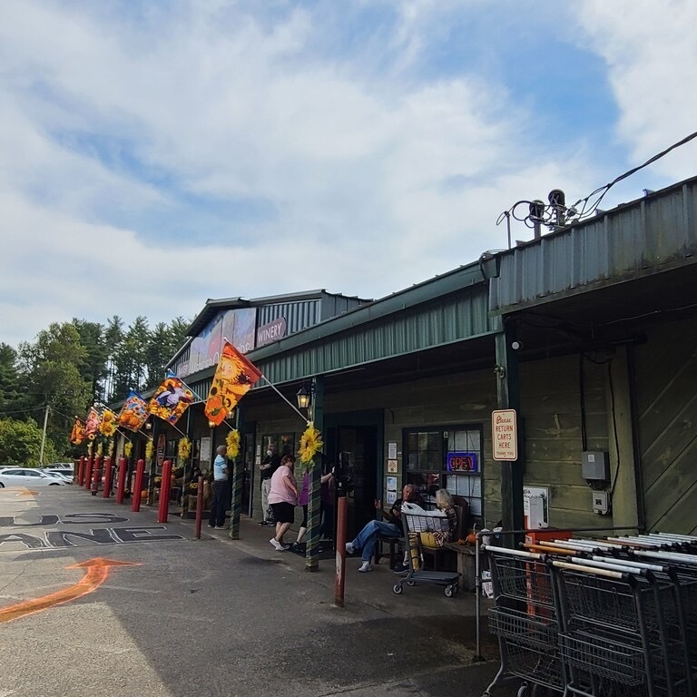 Apple picking 3 minutes away