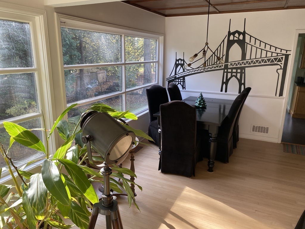 Dining room. That’s St. John’s Bridge on the wall. Portland is also known as the City of Bridges.