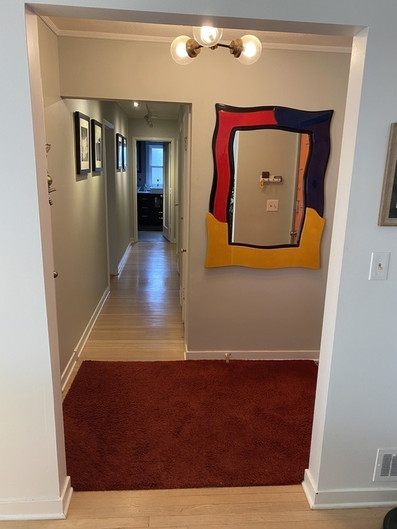 Hall to bathroom and bedrooms