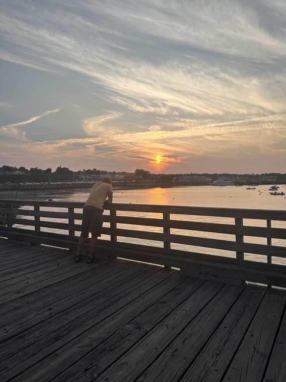 Plymouth MA coastline sunset. 1h10 drive