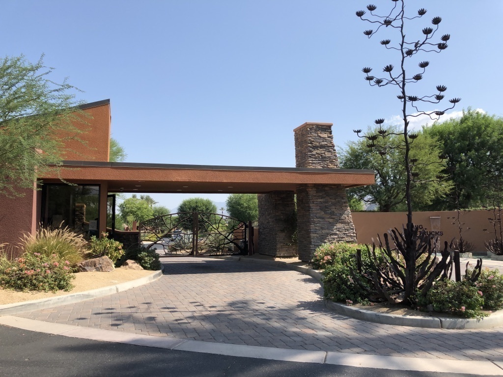 My community Palmilla entrance