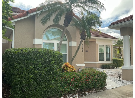 Front entrance to villa