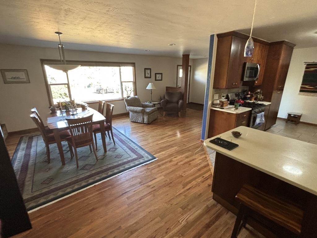 Dining Room / Sitting Area / Front Entry