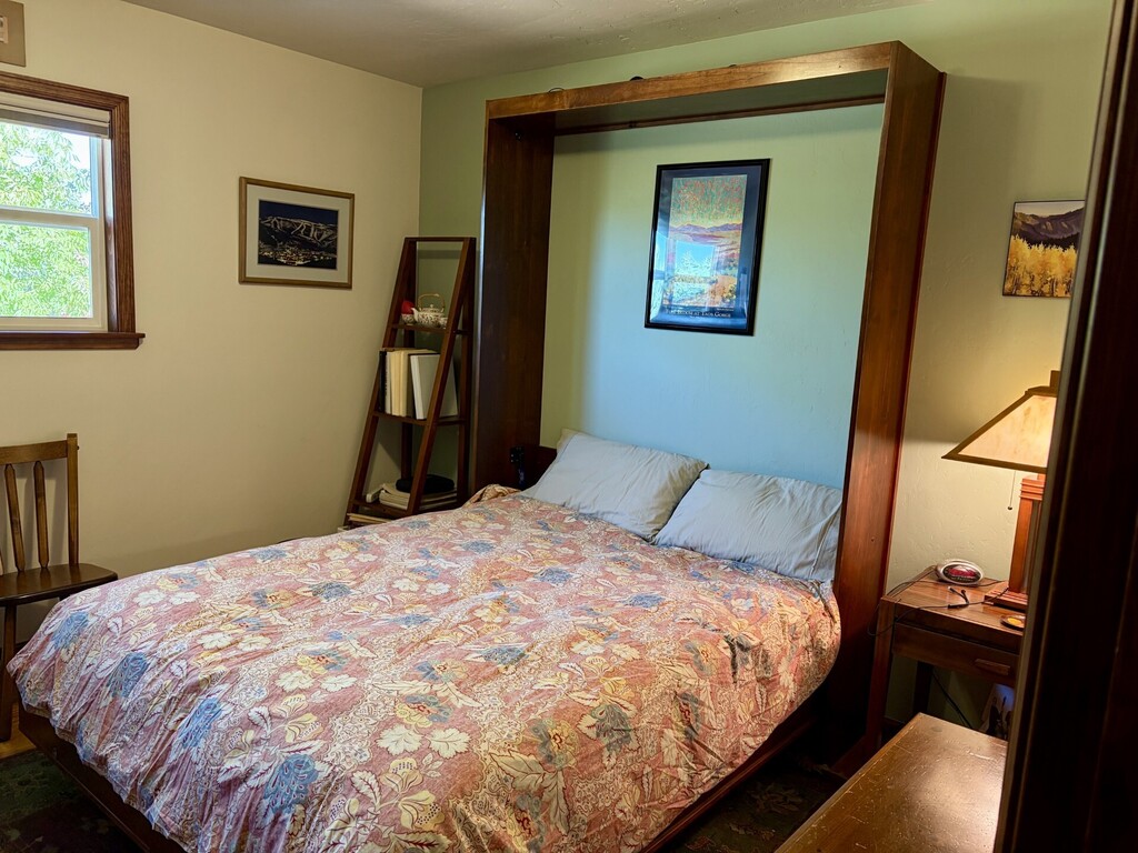 Guest room murphy bed