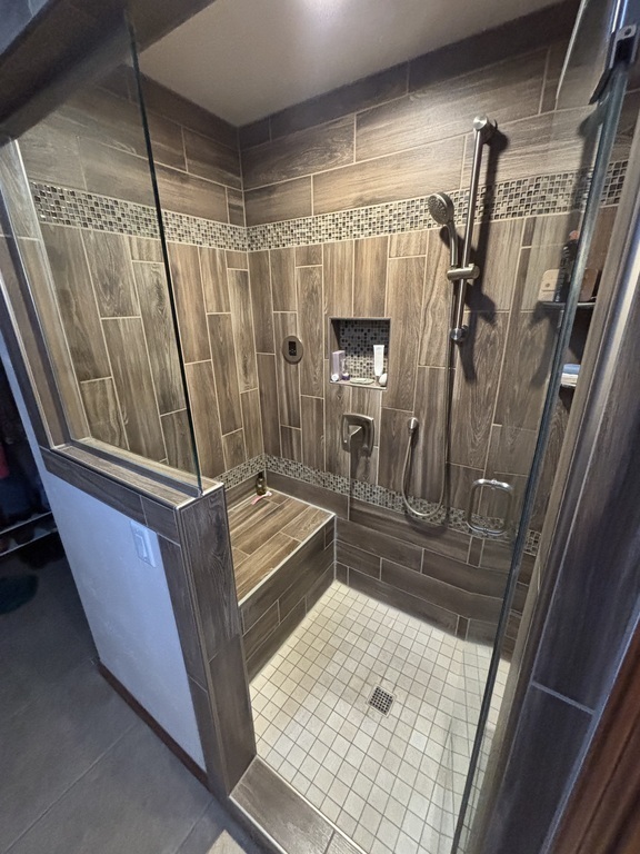 Master Shower with steam shower