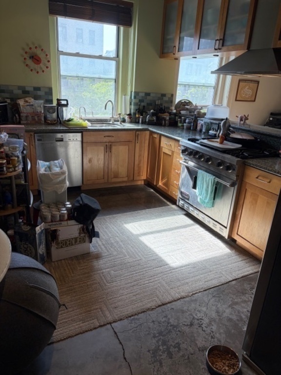 Comfortable kitchen for 2-3 people to cook together. Stove, oven, steam oven, microwave, toaster oven, high-powered blender, ...