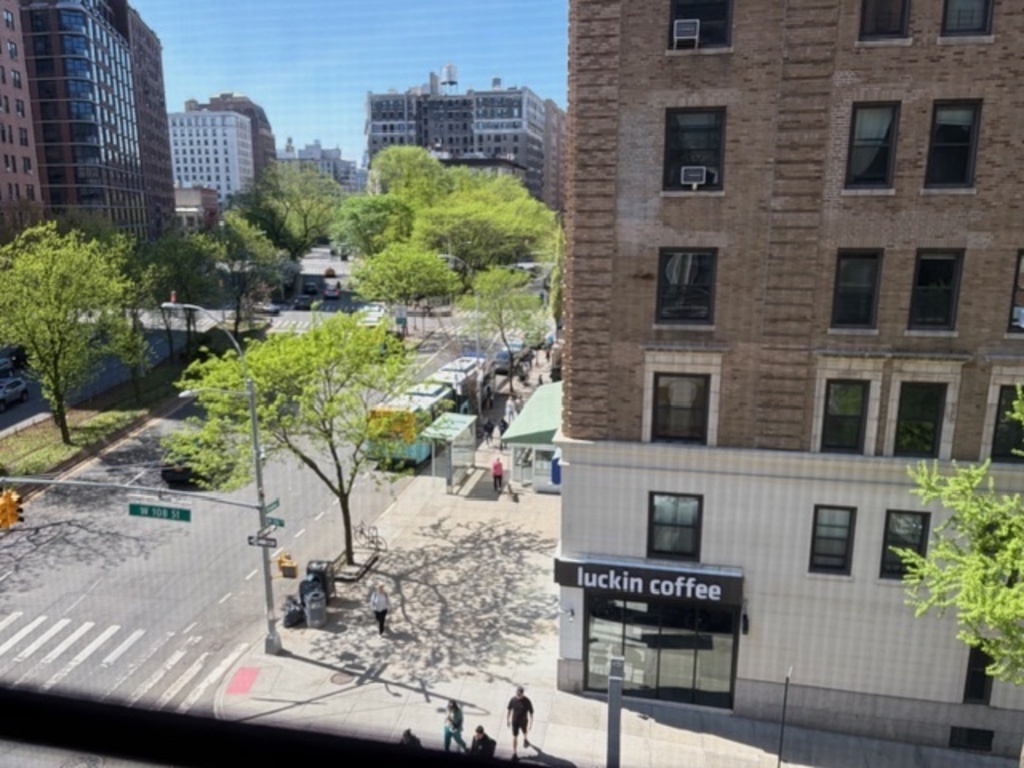 View of 108th Street, Broadway and Straus Park.