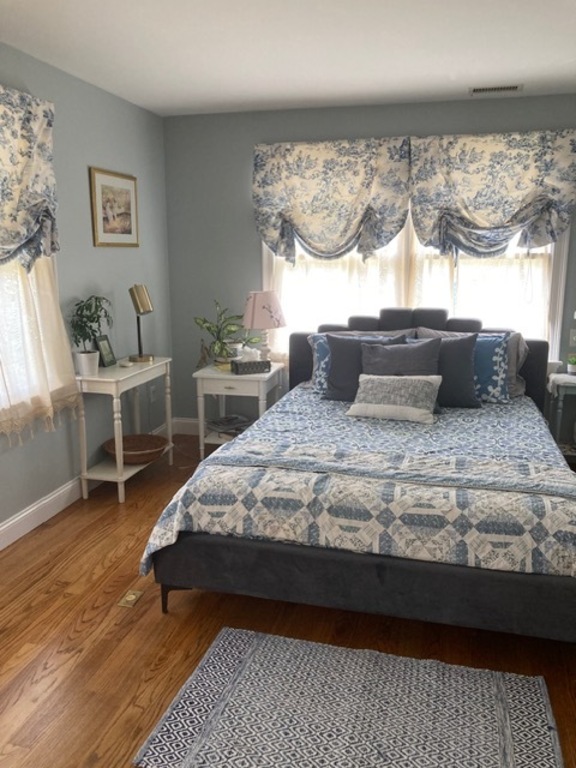 Blue Room with Queen Size Bed