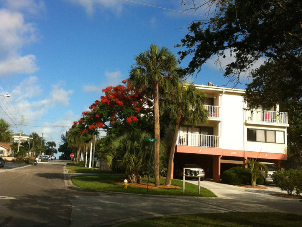 Here's our condo. Two stories. Each bedroom has a balcony. That's the Gulf of Mexico on the left-2 or 3 minutes walking.