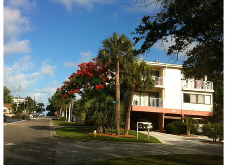Here's our condo. Two stories. Each bedroom has a balcony. That's the Gulf of Mexico on the left-2 or 3 minutes walking.