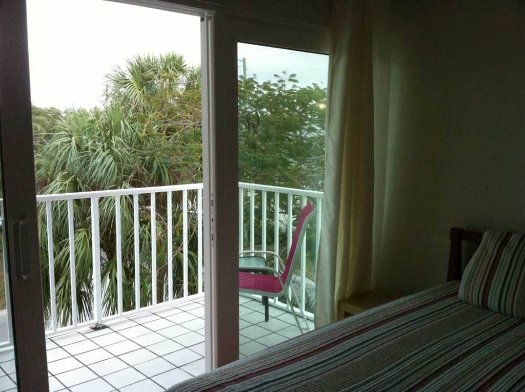 balcony of twin bed bedroom