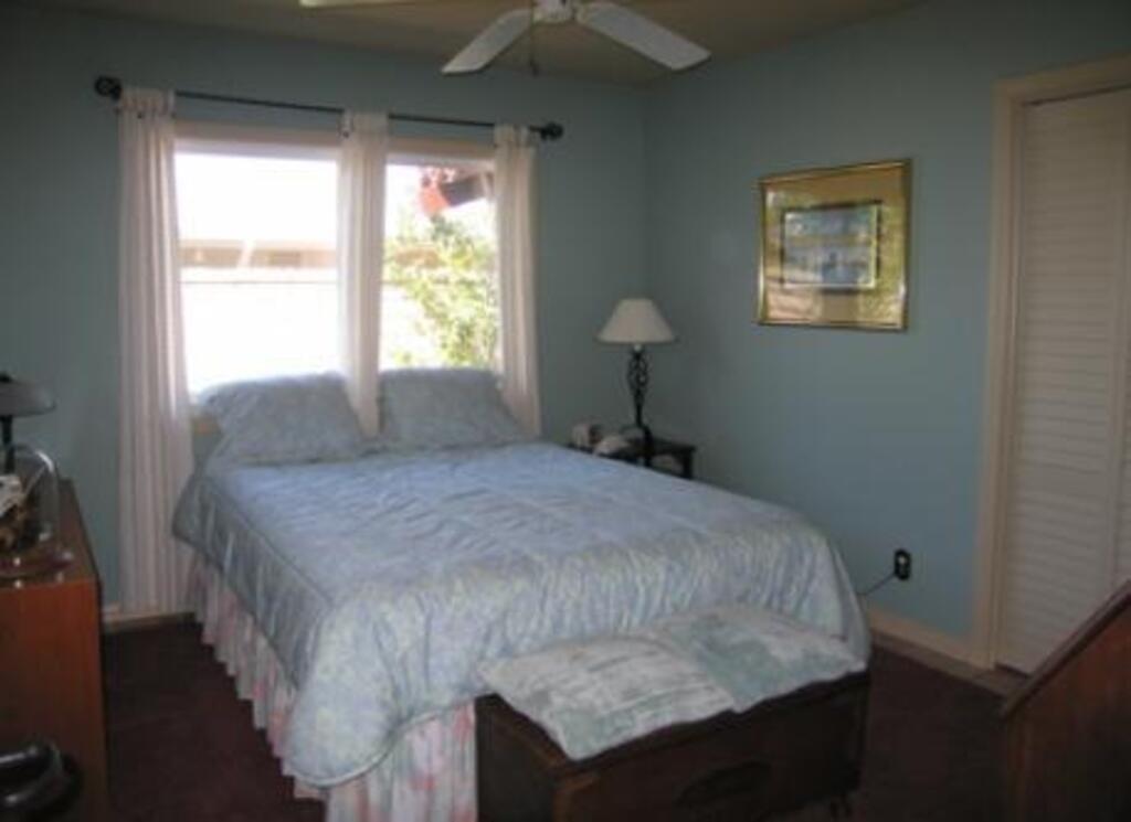 Guest Bedroom. Queen size bed (60×80 inches).