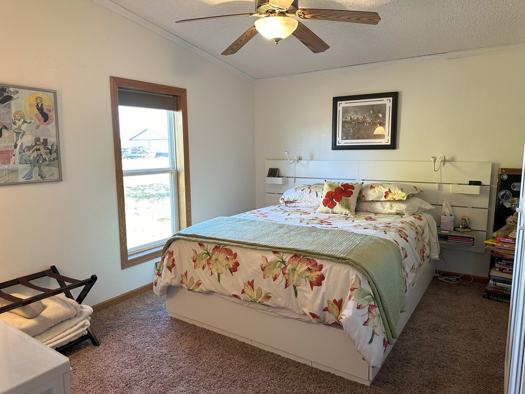 Bedroom 2 - Queen Bed