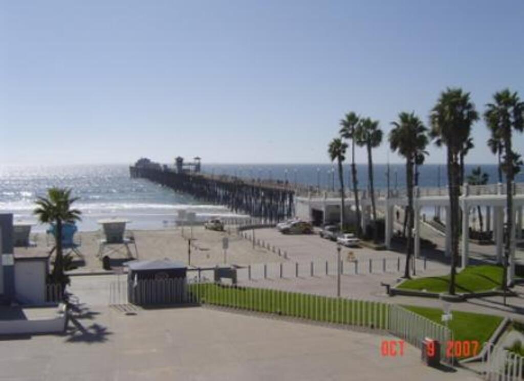 Oceanside pier-20 min drive