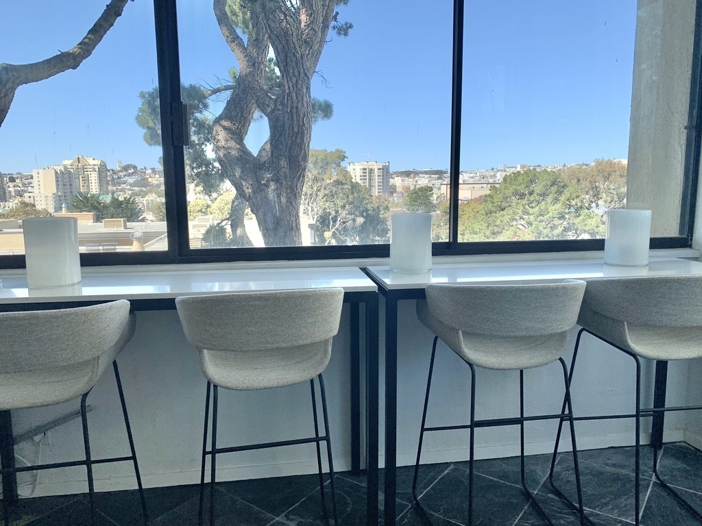 Cocktail and breakfast bar seats four persons, with views over San Francisco