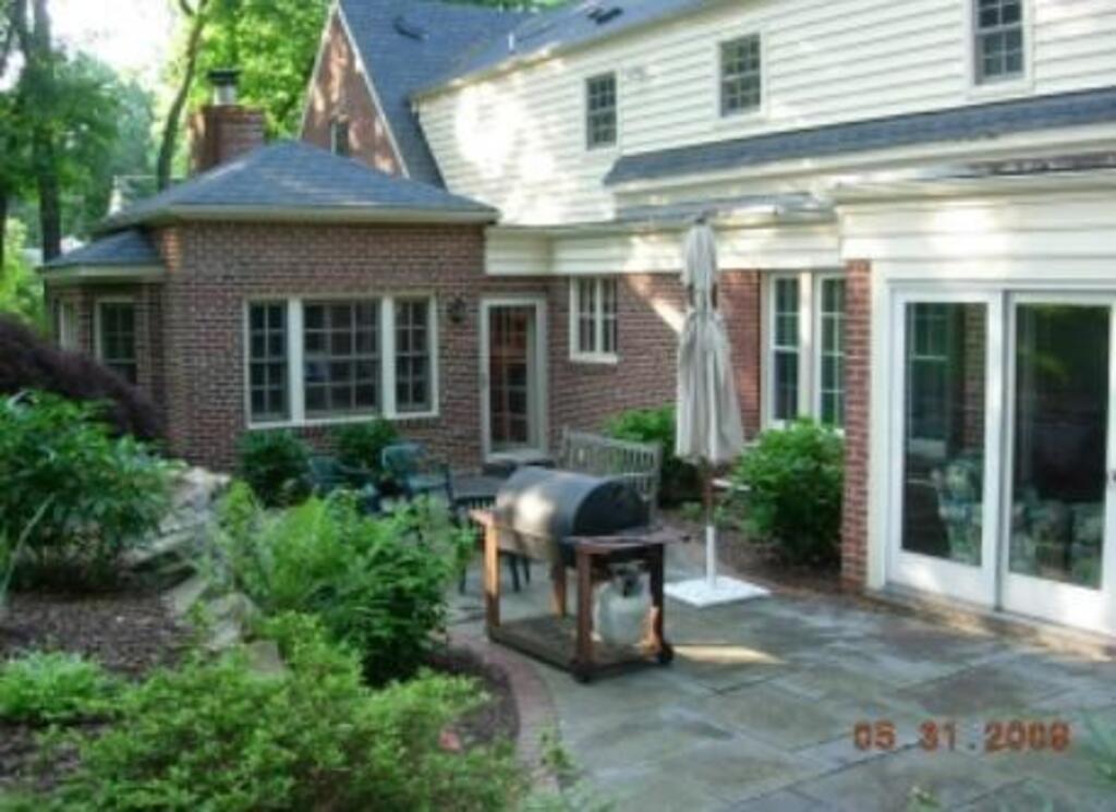 Backyard Patio - picture 1