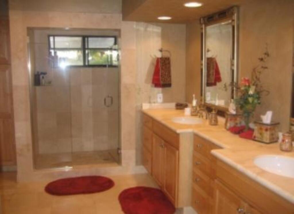 Master Bath- Has been updated.  New Photo soon.