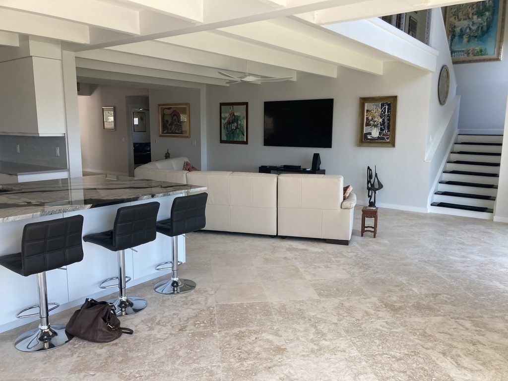 Kitchen/ Living room open floor plan