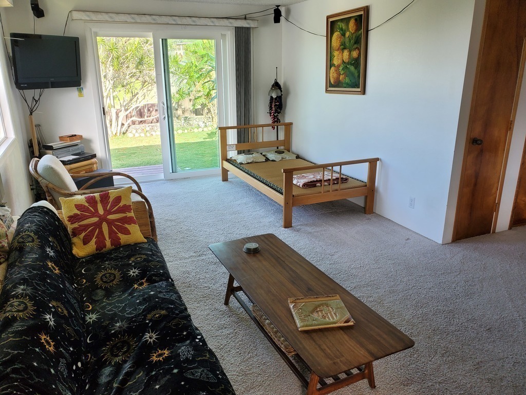 Living Room with Tatami Day Bed
