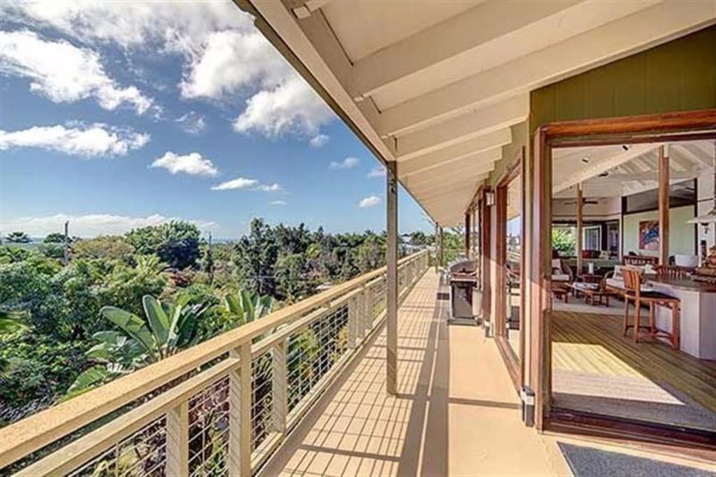 Large lanai (deck) from another angle.