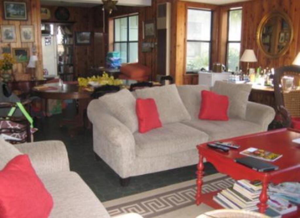 large living /dining room
 country home
