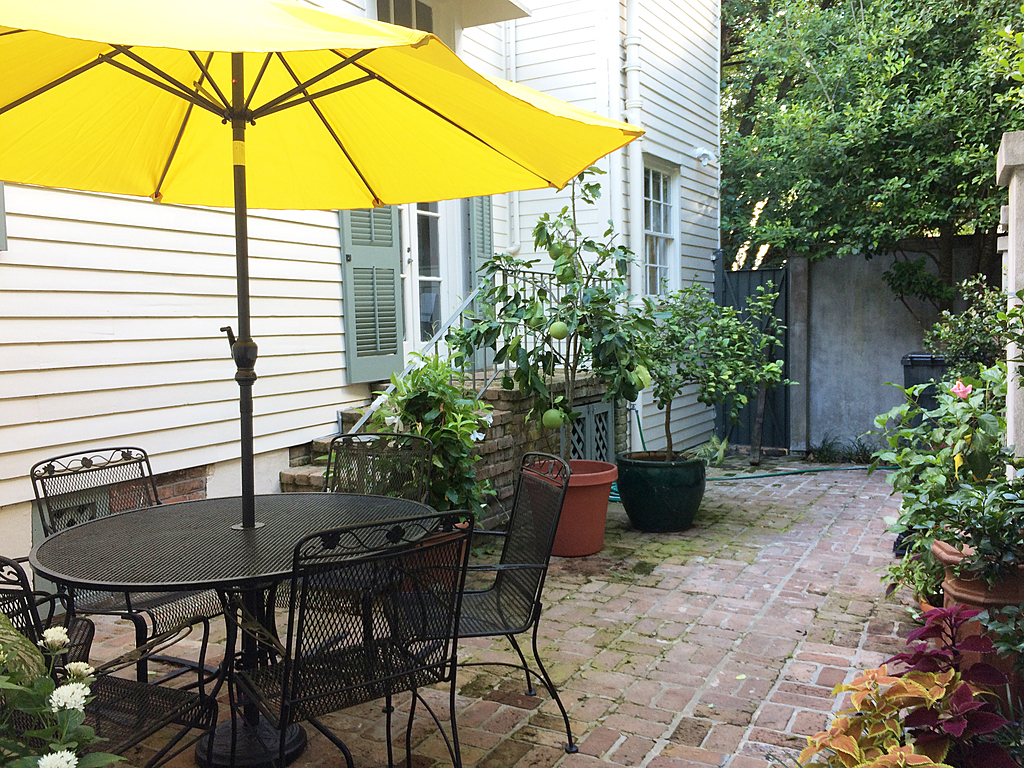 Outdoor Patio and Eating Area - New Orleans