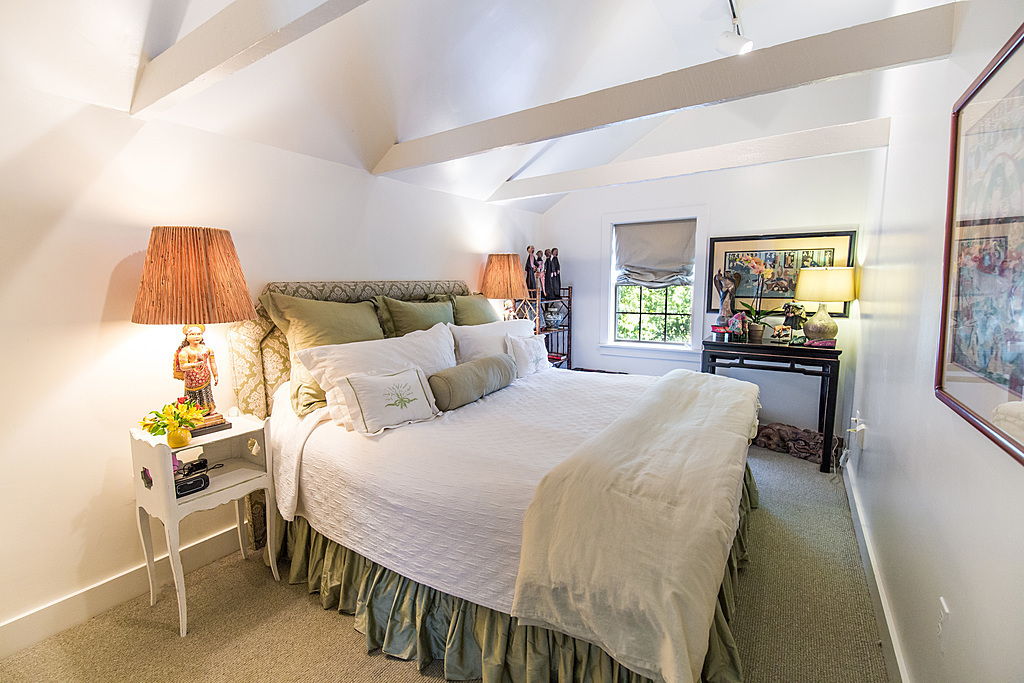 Upstairs King Ensuite Bedroom - New Orleans