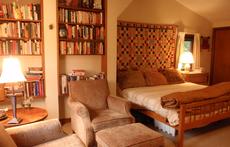 Master Bedroom (King Bed)