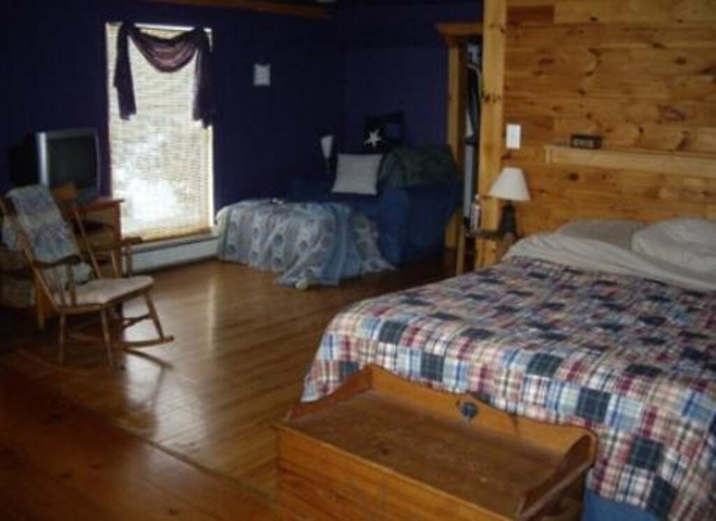 Upstairs bedroom - has adjoining bath