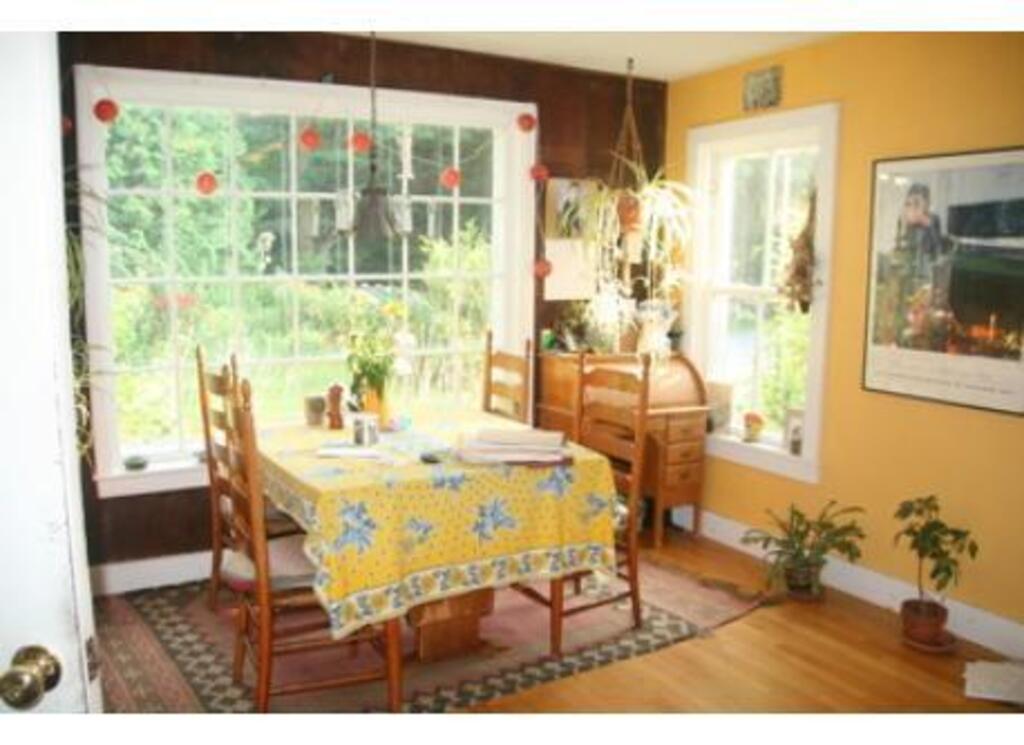 Sunny breakfast area in kitchen