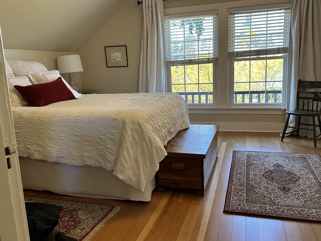 Master bedroom (upstairs)