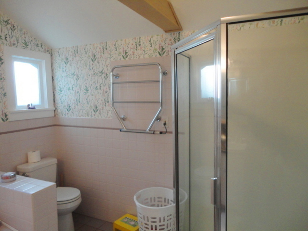 Another view of the upstairs bath room