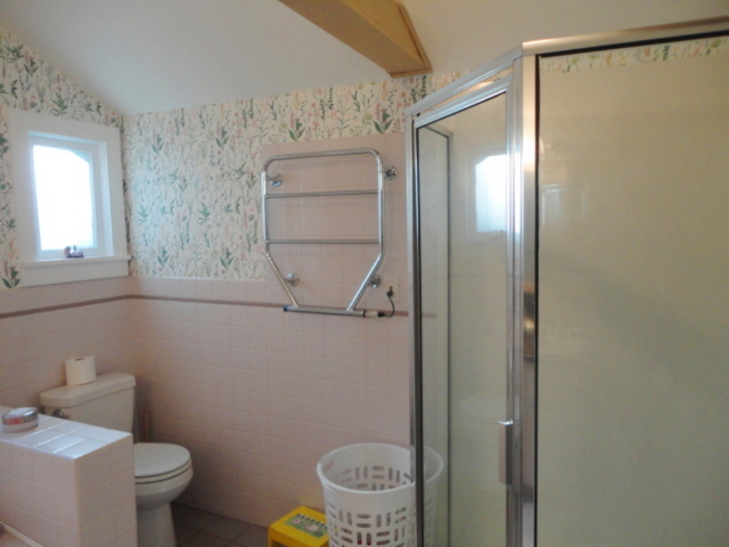 Another view of the upstairs bath room