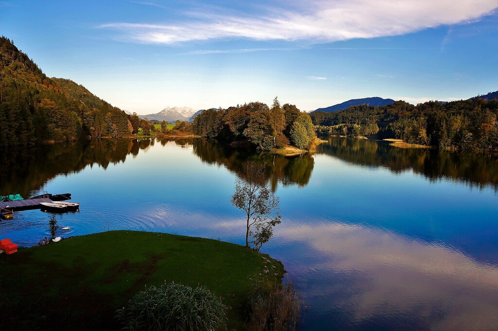 Lake 'Reintaler See' can be reached in 5 minutes by car.