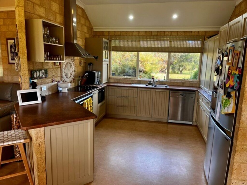well-appointed modern, clean kitchen with all modern appliances