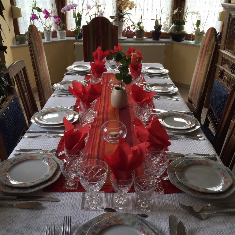 Expecting friends for dinner