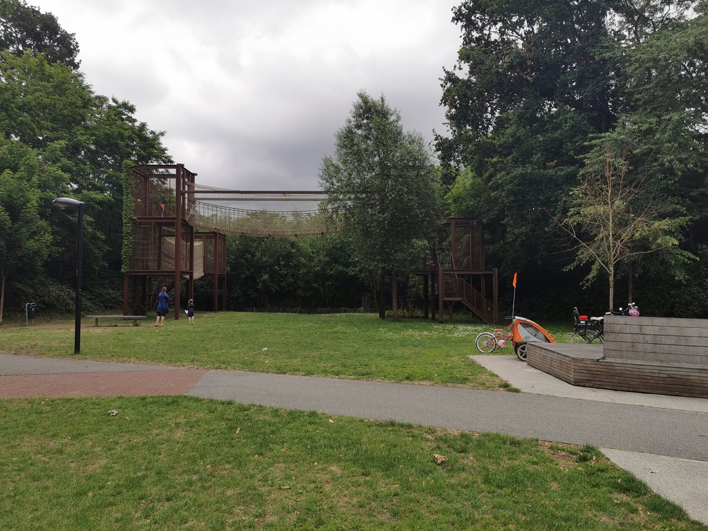  Just 100 meters away there is a playground for all ages. We go there regularly for aperitifs or picnics.