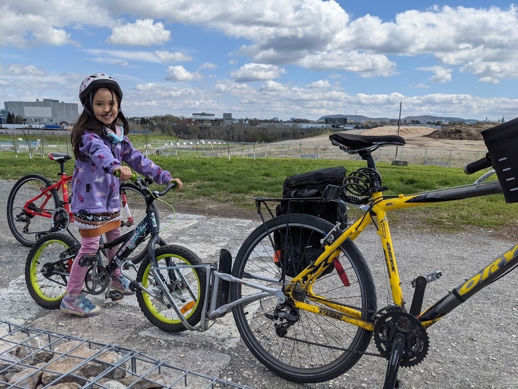 Follow-me bike for Lhasa