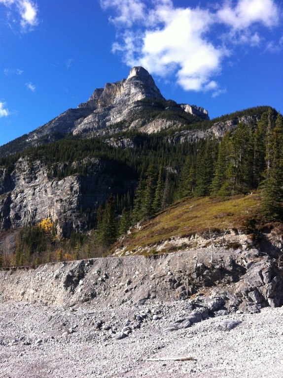 Mid October 2017 hike in Kanaskis county, 1 hour drive from our house